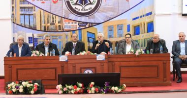 وزير التعليم العالى: توسعات كبيرة بمنظومة المستشفيات الجامعية فى 145 مستشفى جانب من الاجتماع