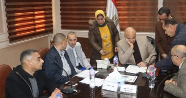 محافظ القليوبية يتابع الخطة الاستثمارية للرصف وأسباب عدم تشغيل السلالم الكهربائية ببنها