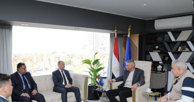 محافظ أسوان يتابع استكمال مشروعات الغاز بقرى "حياة كريمة"