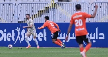 75 دقيقة.. التعادل 1-1 مستمر بين الأهلي وفاركو و3 تغييرات حمراء