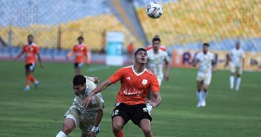 تقنية الفيديو يلغى قرار محمد معروف باحتساب ركلة جزاء للأهلى أمام فاركو.. فيديو