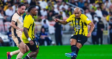 الاتحاد يفوز على الشباب 2-1 ويتقاسم صدارة الدورى السعودى مع الهلال.. فيديو