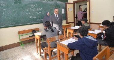 محافظ أسيوط يتفقد امتحانات الإعدادية ويوجه بتطبيق إجراءات الأمن والسلامة