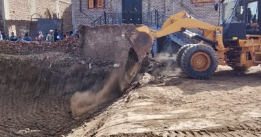 الموجة 24 للتعديات.. إزالة حالتى تعد على أرض زراعية بمساحة 400 متر فى أرمنت