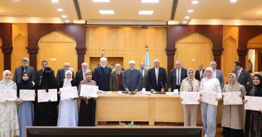 مجلس جامعة الأزهر يثمّن تبرع خريجى الطب بأجهزة بمليون جنيه بدلا من حفلات التخرج