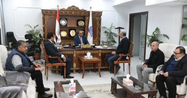 محافظ قنا يراجع جاهزية مشروعات مياه الشرب والصرف الصحى للافتتاح فى العيد القومى