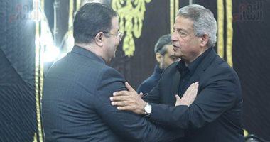 خالد عبد العزيز وعبد المنعم عمارة وياسر ريان وطارق مصطفى فى عزاء ميمي الشربيني