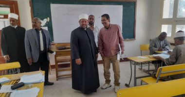 رئيس منطقة أسوان الأزهرية يتفقد أعمال تصحيح الشهادتين الابتدائية والإعدادية