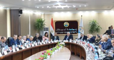 رئيس جامعة المنصورة يشارك فى اجتماع المجلس الأعلى للجامعات بجامعة أسوان