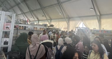 تبدأ من 5 جنيهات.. إقبال كثيف على جناح سور الأزبكية بمعرض القاهرة للكتاب