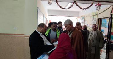 الكشف على 2500 مواطن ضمن قافلة طبية بقرية كفر العرب فى الغربية جانب من القافلة