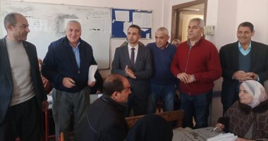 وكيل تعليم كفر الشيخ يتفقد أعمال تصحيح امتحانات طلاب الإعدادية.. صور جانب من الجولة