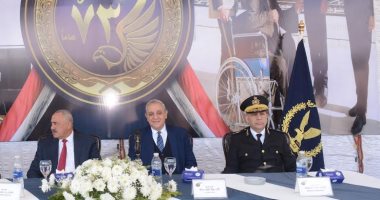 محافظ الغربية يضع إكليل الزهور على النصب التذكارى لشهداء الشرطة
