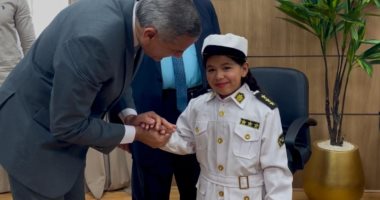 تعليم الأقصر وطلاب المدارس يهنئون مدير الأمن بذكرى عيد الشرطة.. صور