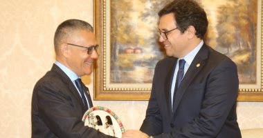 وزير الثقافة يستقبل نظيره الفنزويلي بمعرض القاهرة للكتاب