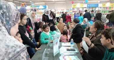 الثقافة تكرم مسيرة الشاعر طاهر البرنبالي بمعرض الكتاب أنشطة المركز القومي لثقافة الطفل
