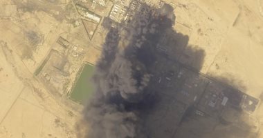 أسوشيتدبرس تنشر صورا لاشتعال النيران بأكبر مصفاة نفط بالسودان