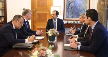 وزير البترول يسلم دعوة الرئيس السيسى لرئيس قبرص لحضور مؤتمر مصر للطاقة