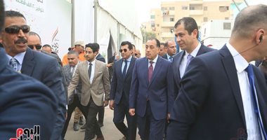 رئيس مجلس الوزراء يتفقد فعاليات أسبوع الخير بالأسمرات جولة رئيس الوزراء فى الأسمرات