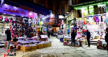 هنا بدأت حكاية "زنقة الستات" بالإسكندرية.. من أسطبل خيول إلى أكبر سوق متخصص فى الإكسسورات والمستلزمات الحريمى.. يستقبل الآلاف سنويا من المقبلات على الزواج.. استغلته "ريا وسكينة" فى استقطاب الضحايا.. صور