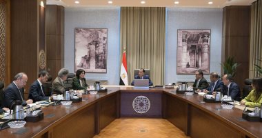 رئيس الوزراء يتابع مع مسئولى "المتحدة للخدمات الإعلامية" التجهيزات الجارية لاحتفاليتي افتتاح المتحف المصري الكبير ومشروعات تطوير موقع التجلي الأعظم.. مدبولي: الاحتفاليتان فرصة لجذب أكبر عدد من السياح الوافدين