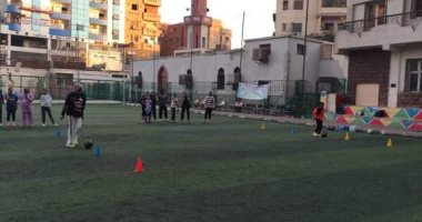 مواهب نسائية فى كرة القدم بأسوان.. إقبال الفتيات على تعلم "معشوقة الجماهير" تمكين ألف فتاة بأسوان