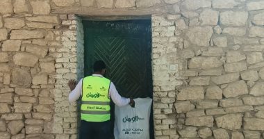 توزيع بطاطين وألحفة على 30 قرية للأولى بالرعاية بمحافظة أسوان  