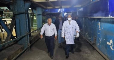 وكيل تموين الأقصر يتابع العمل بمصنع سكر أرمنت والمطحن لخدمة المزارعين.. صور  