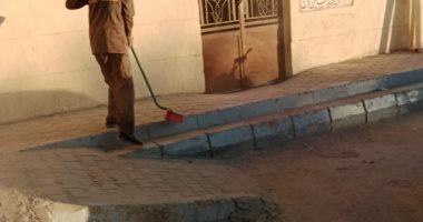 رئيس مدينة الأقصر يتابع تنفيذ حملات النظافة وإزالة عمود آيل للسقوط.. صور