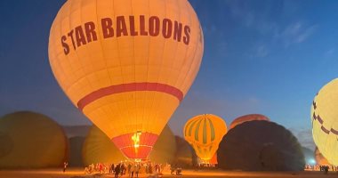 الموسم الشتوى.. الأقصر تشهد استمتاع 1700 سائح على متن 70 رحلة بالون طائر.. صور