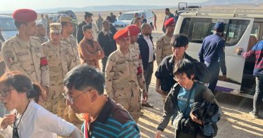 القوات المسلحة تنجح فى إنقاذ عدد من السياح تعطل بهم بالون طائر