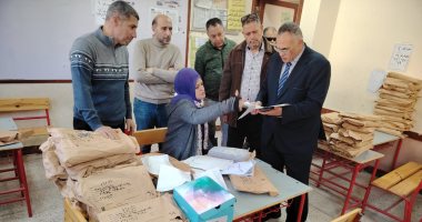 وكيل تعليم الغربية يتفقد أعمال تقدير امتحانات الشهادة الإعدادية ويوجه بمراعاة الدقة