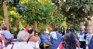 "خدنا إجازة".. زحام شديد على زيارة الحديقة النباتية فى أسوان خلال إجازة نصف العام.. مئات الزائرين المصريين والأجانب يستمتعون بالجزيرة النباتية يومياً.. وأشجار "الشيطان والنخيل الملوكى" أغرب الأنواع.. صور