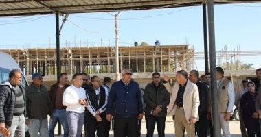 محافظ الوادى الجديد يتفقد عددا من المواقع والإنشاءات بالخارجة خلال جولته الصباحية جانب من التفقد
