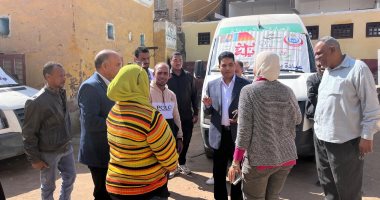 الكشف على 875 حالة بقافلة طبية فى قرية المساوية بالأقصر
