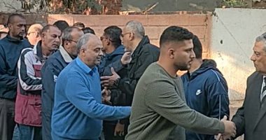 تشييع جنازة والدة على غيط وجدة زوجة حسنى عبدربه فى الإسماعيلية.. صور