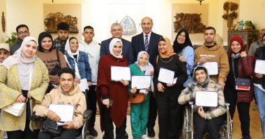 رئيس جامعة الزقازيق يكرم الطلاب الفائزين فى بارالمبياد الجامعات المصرية