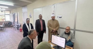 رئيس منطقة الإسكندرية الأزهرية يتفقد اختبارات نهاية المستوى