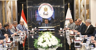 وزير الإنتاج الحربى يناقش الموازنة العامة للشركات والوحدات التابعة للوزارة