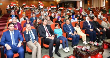 محافظ الدقهلية يشهد احتفالية بيتنا الكبير لتكريم "أبناء مصر" المتفوقين 