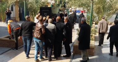 تشييع جنازة الكاتب محمد جبريل من مسجد يوسف الصحابى بمصر الجديدة.. صور