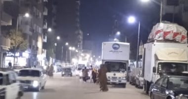 استمرار صيانة وتركيب كشافات جديدة لرفع كفاءة منظومة الإنارة بحى غرب