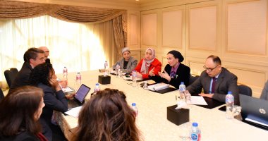 وزيرة البيئة تبحث مع بعثة البنك الدولى المشروعات المشتركة فى الاقتصاد الأزرق