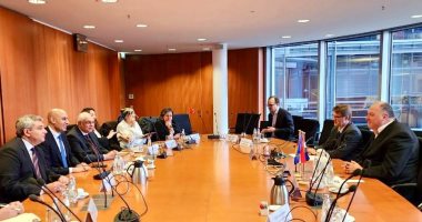 وزير التعليم يبحث مع عضو البرلمان الألمانى تطوير التعليم الفنى