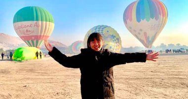بهجة وسعادة بين السائحين فى رحلات البالون الطائر بالأقصر.. صور