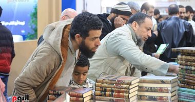 توافد زوار معرض القاهرة الدولي للكتاب بدورته الـ56 فى يومه التاسع.. صور 