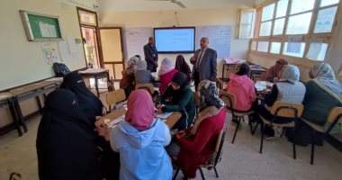 وكيل تعليم الأقصر يتابع تدريب معلمات رياض الأطفال بإدارة البياضية