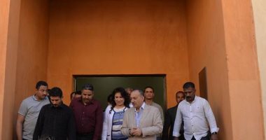 مجمع الصناعات الحرفية بأسيوط.. مشروع عبقرى يحقق التنمية الشاملة والمستدامة.. يساهم فى دعم الاقتصاد الوطنى ويوفر فرص العمل للشباب.. والمحافظ: يساعد على تسويق وعرض المنتجات والمشغولات اليدوية للأسر المنتجة.. صور