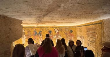 ازدهار الموسم السياحى الشتوى في المعابد والمراكب النيلية بالأقصر.. إقبال مميز من سياح العالم على البالون الطائر.. زيارات مبهجة للمعابد نهارا ومساءً.. ورحلات الفلوكة والمراكب متعة لا تتوقف.. صور