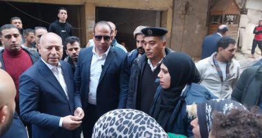 محافظ القاهرة يشرف على إزالة عقار مخالف مكون من 18 دورا.. صور 